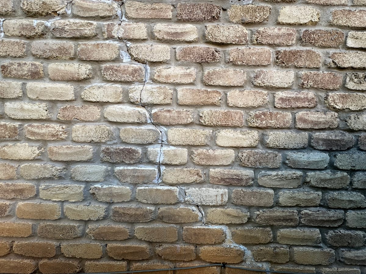 Foundation repair on a Central Texas home of the kind Motmot performs in Schertz, TX