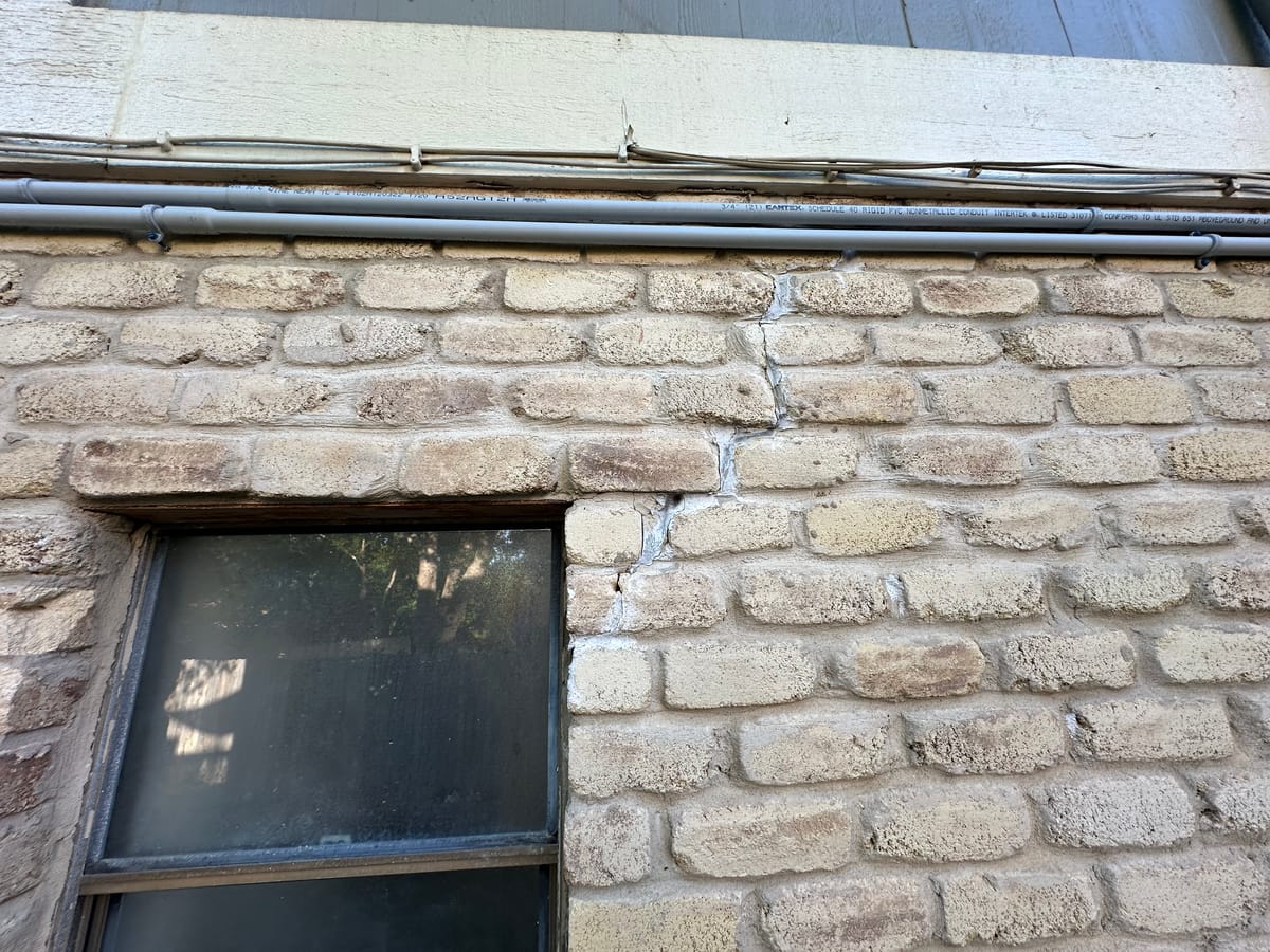 Foundation repair on a Central Texas home of the kind Motmot performs in Seguin, TX